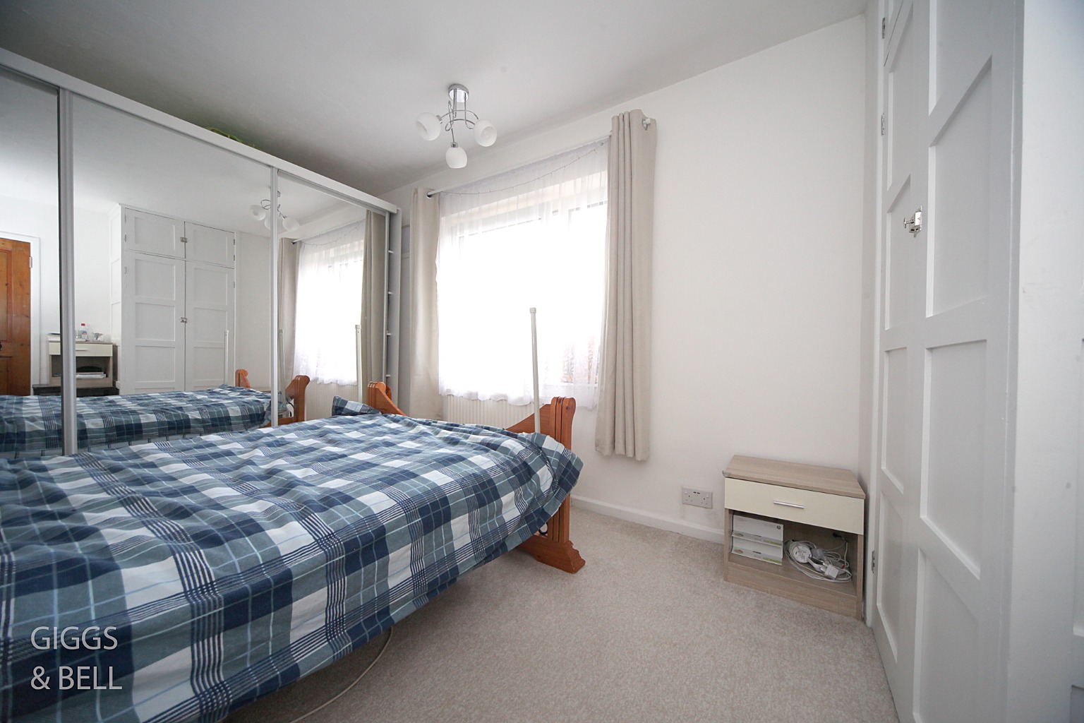 3 bed semi-detached house for sale in Cowridge Crescent, Luton  - Property Image 9