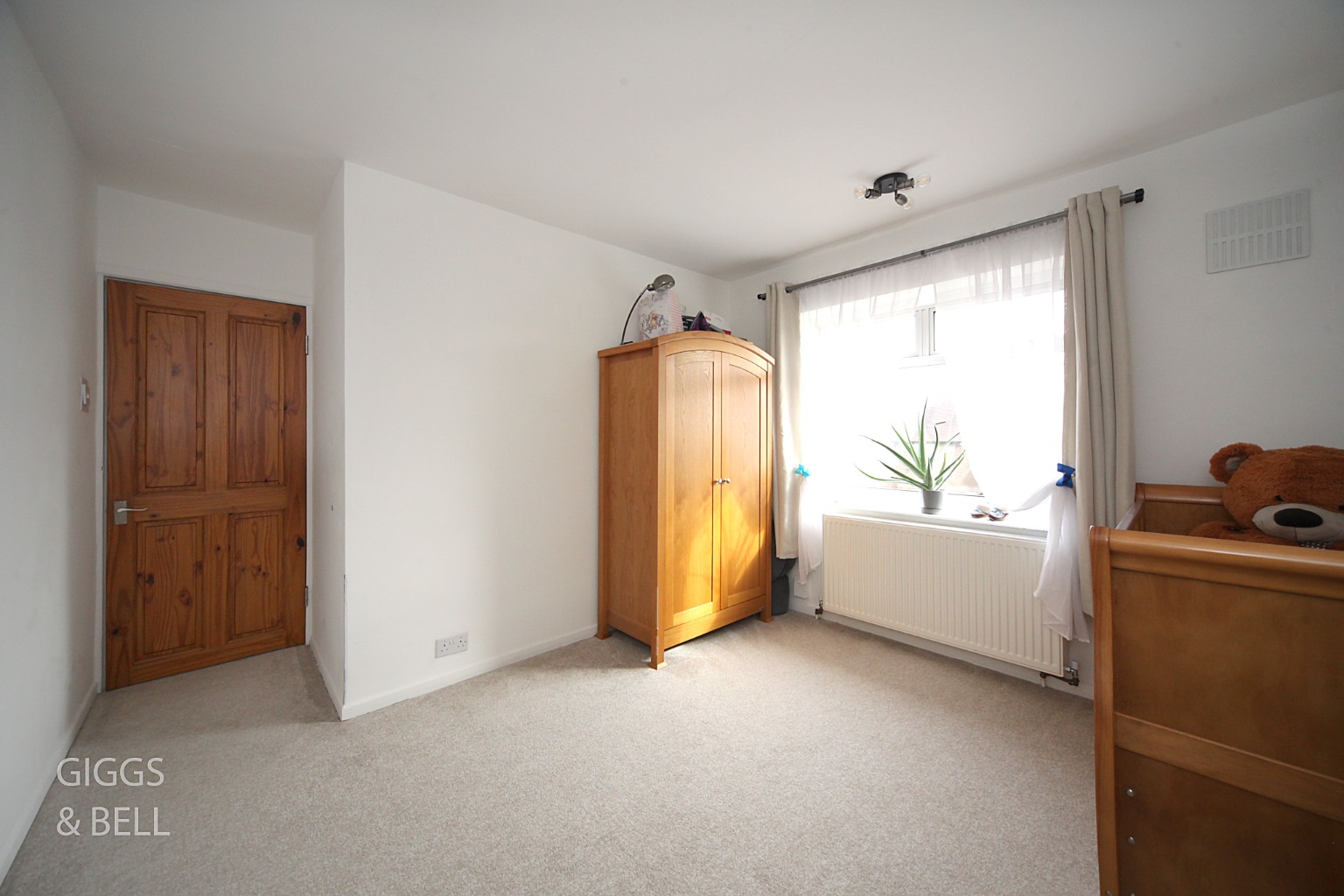 3 bed semi-detached house for sale in Cowridge Crescent, Luton  - Property Image 12