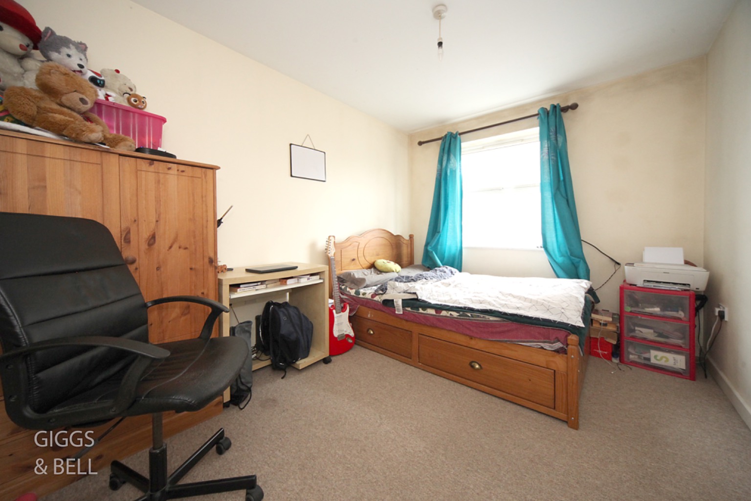 2 bed flat for sale, Luton 5