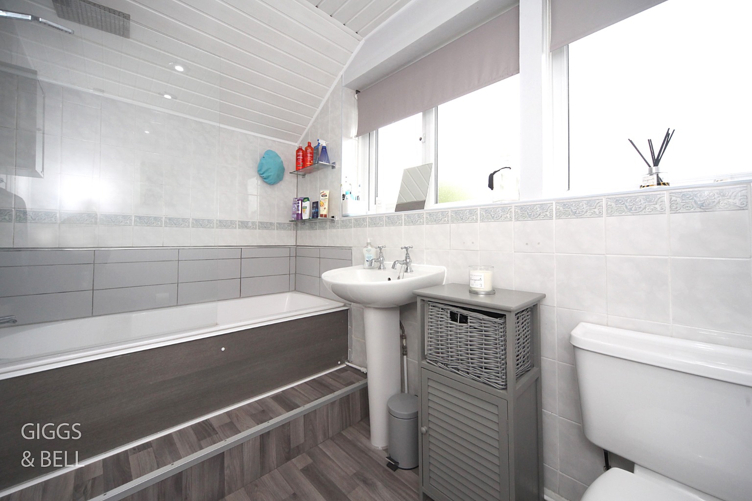 3 bed semi-detached house for sale in First Avenue, Dunstable  - Property Image 21