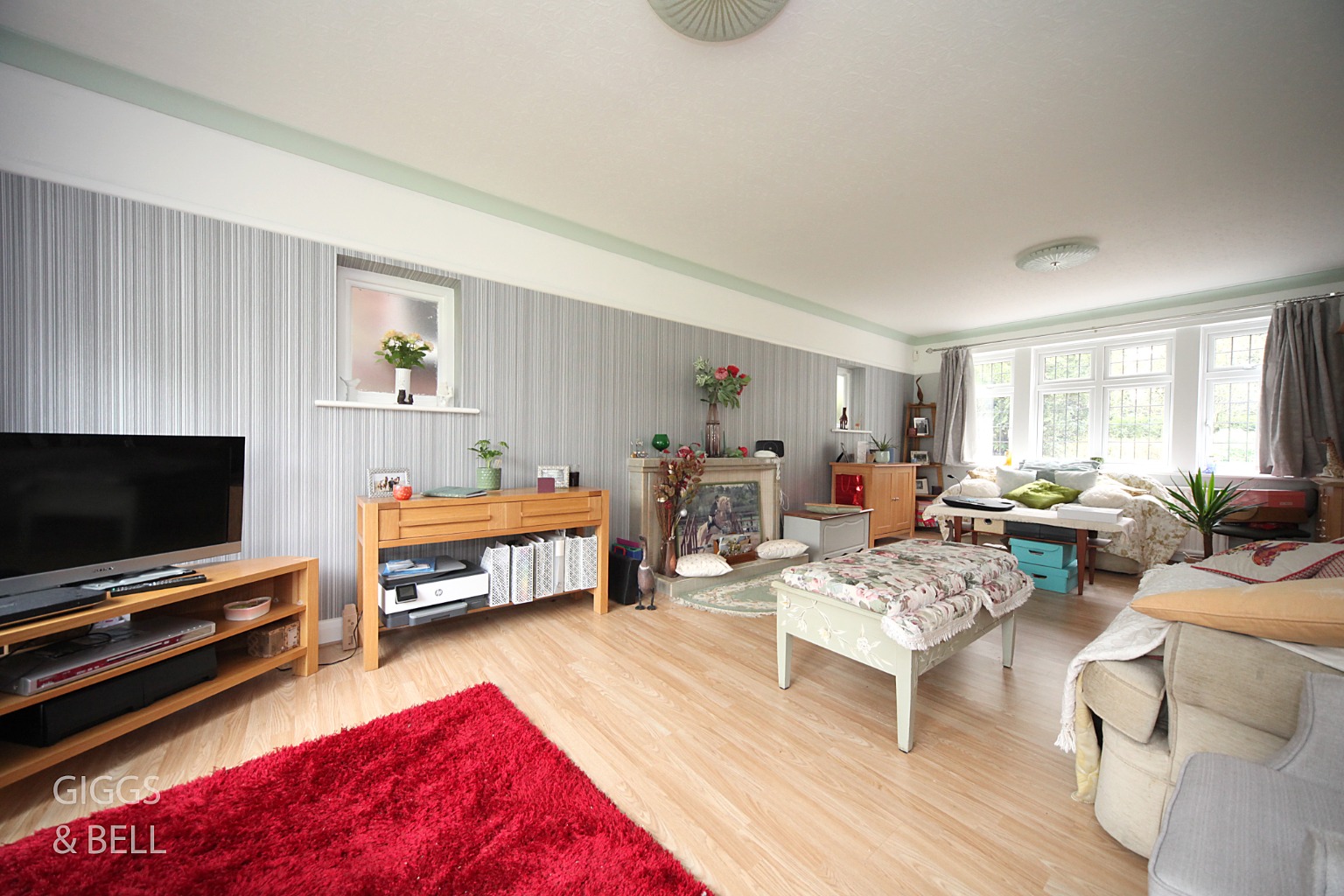 3 bed detached house for sale in London Road, Luton  - Property Image 3