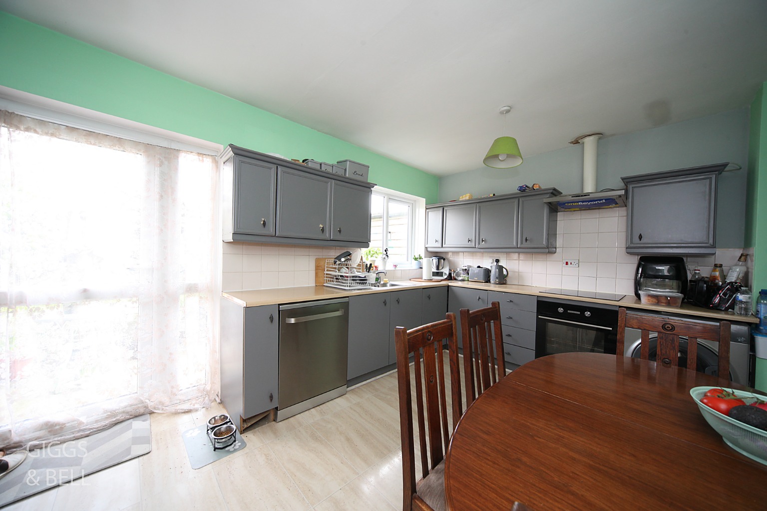 3 bed terraced house for sale in Stapleford Road, Luton 5