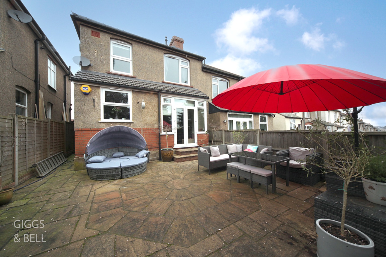 3 bed semi-detached house for sale in Strathmore Avenue, Luton  - Property Image 20