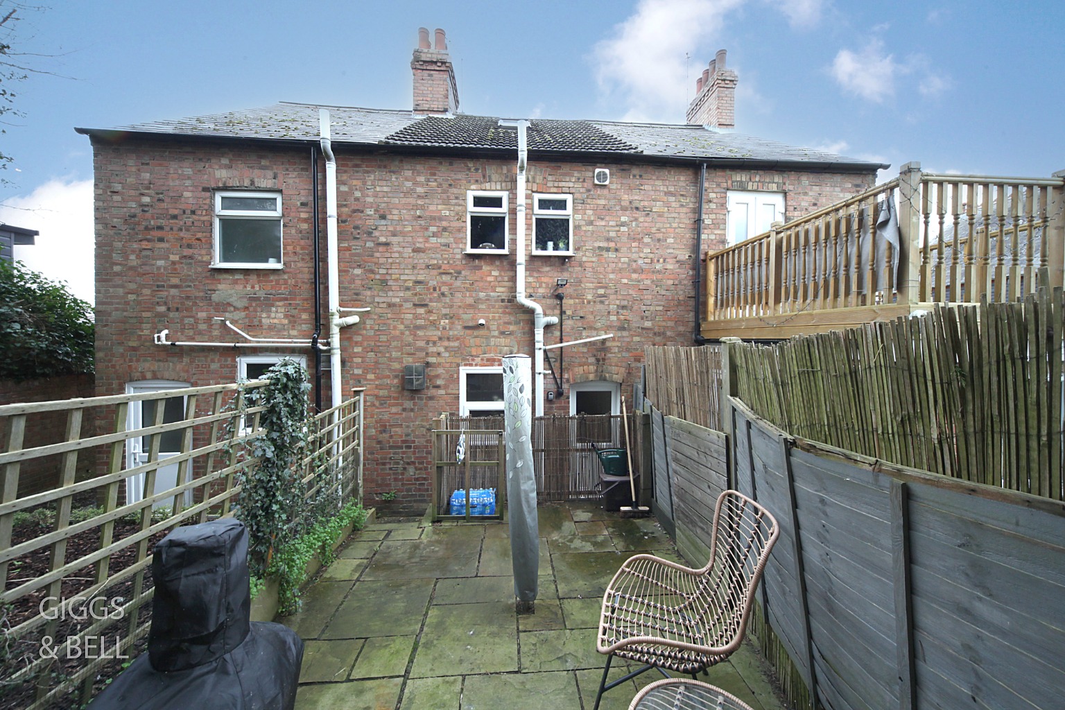 2 bed terraced house for sale in Luton Road, Luton  - Property Image 15