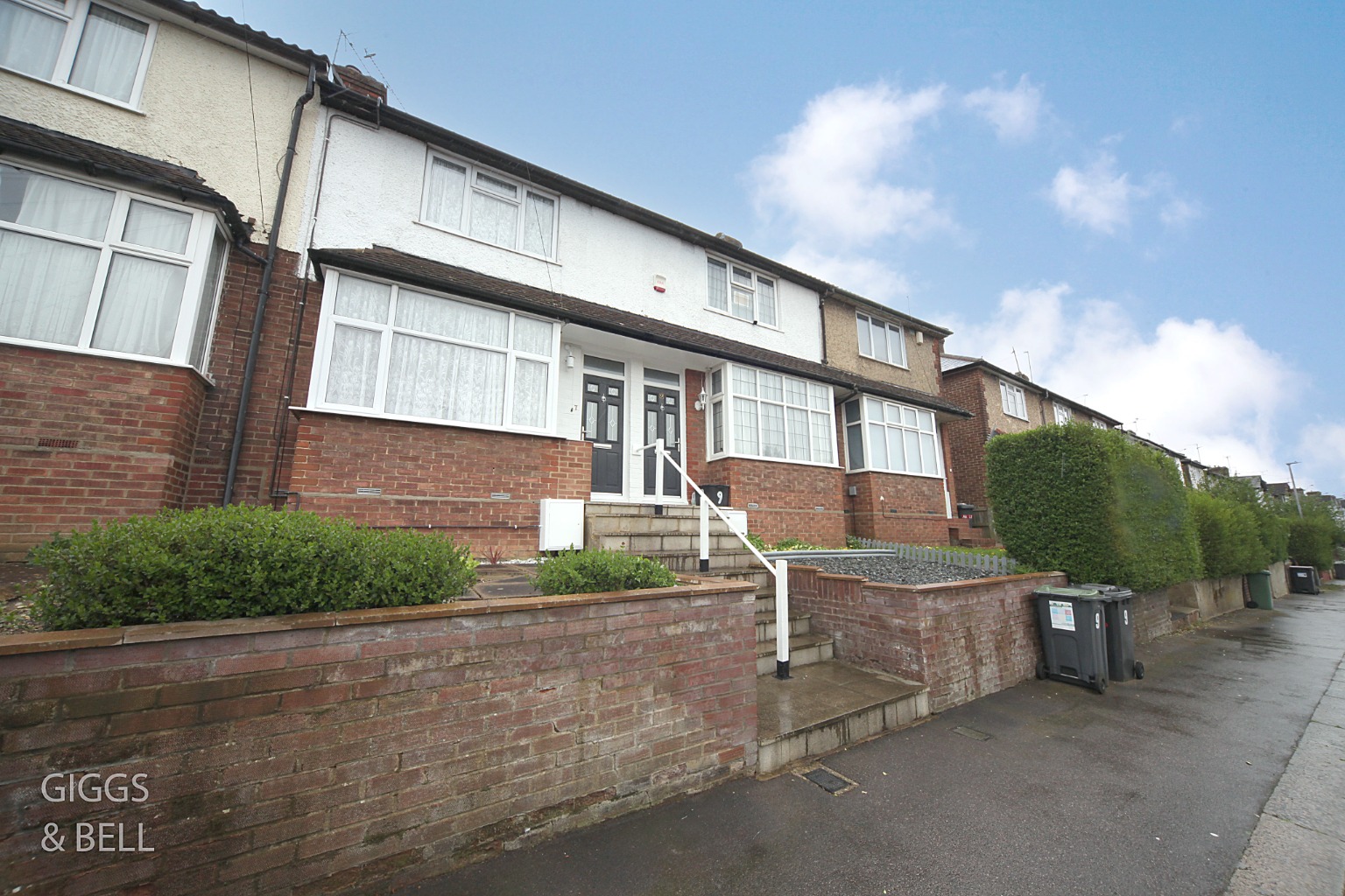 2 bed terraced house for sale in Pomfret Avenue, Luton 1