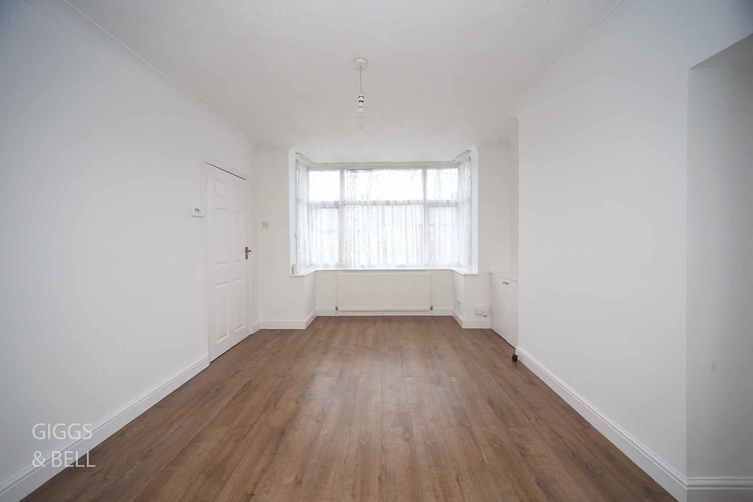 2 bed terraced house for sale in Pomfret Avenue, Luton 2