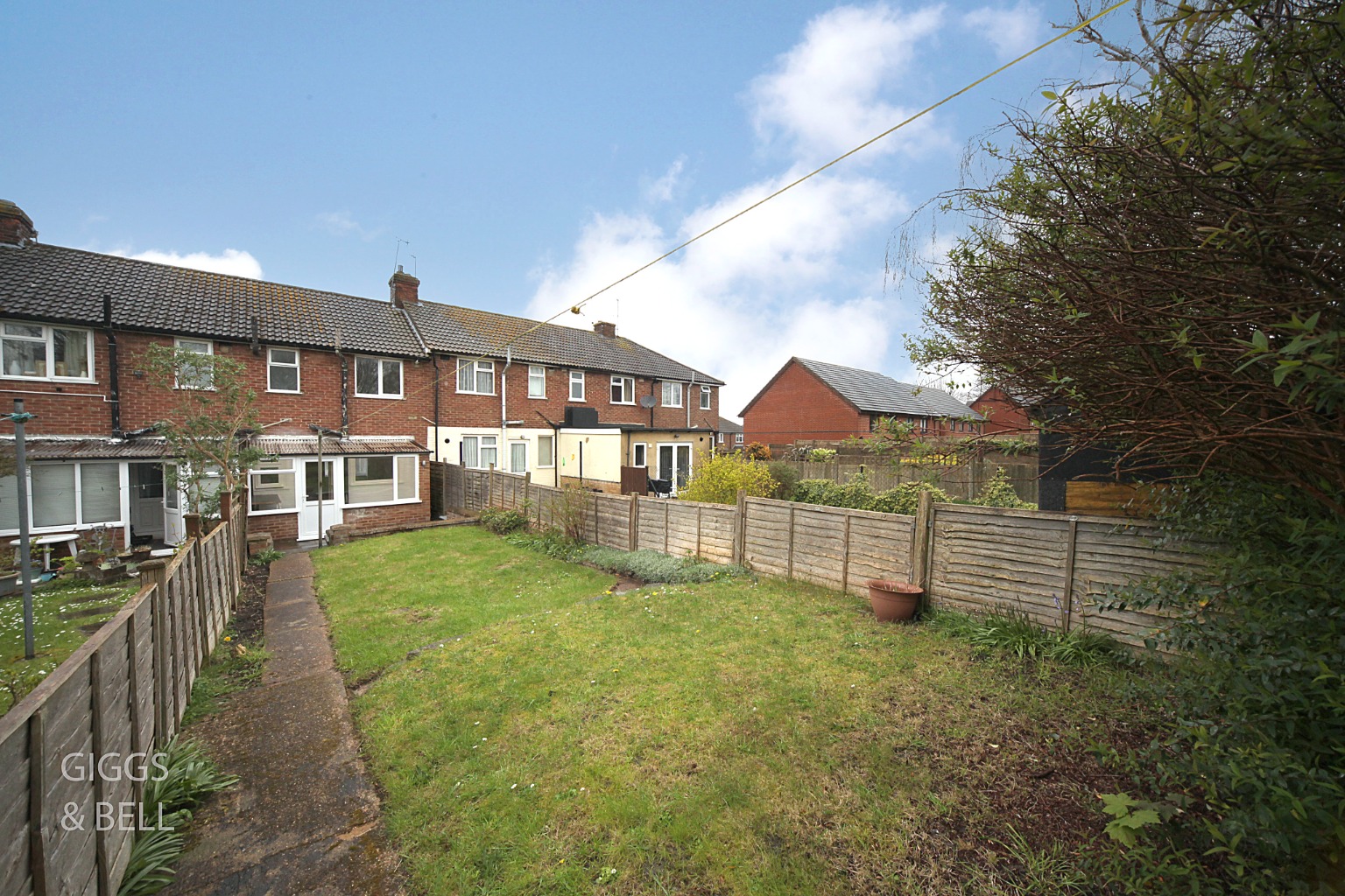 2 bed terraced house for sale in Pomfret Avenue, Luton 17