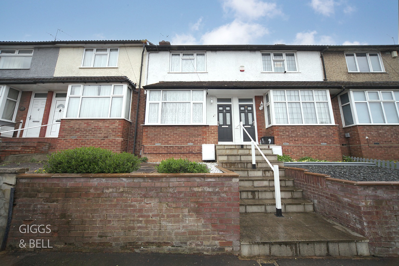 2 bed terraced house for sale in Pomfret Avenue, Luton 0