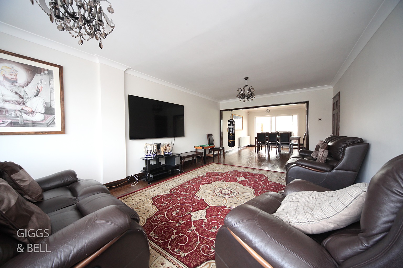 4 bed detached house for sale in Felstead Way, Luton  - Property Image 5