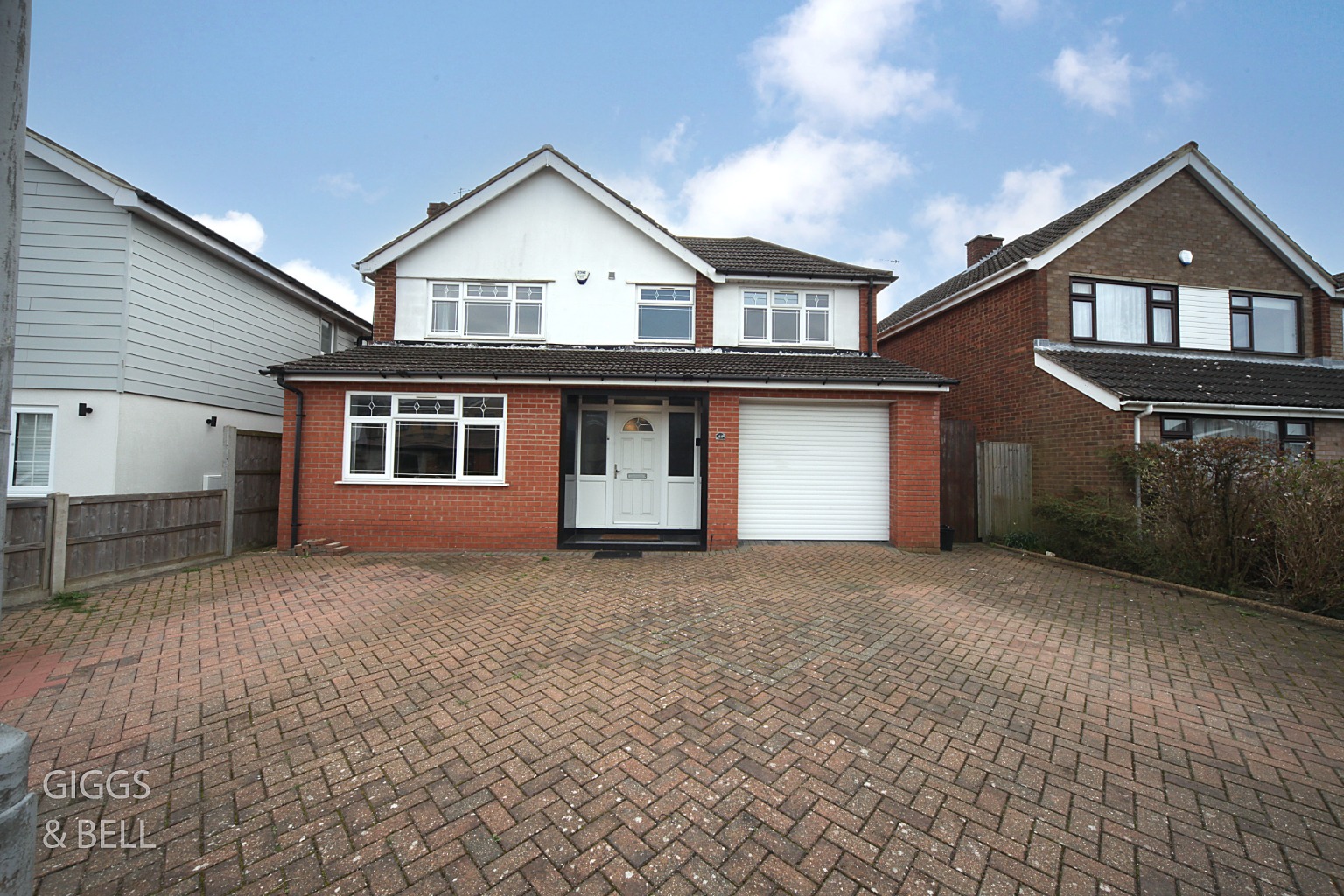 4 bed detached house for sale in Felstead Way, Luton 0