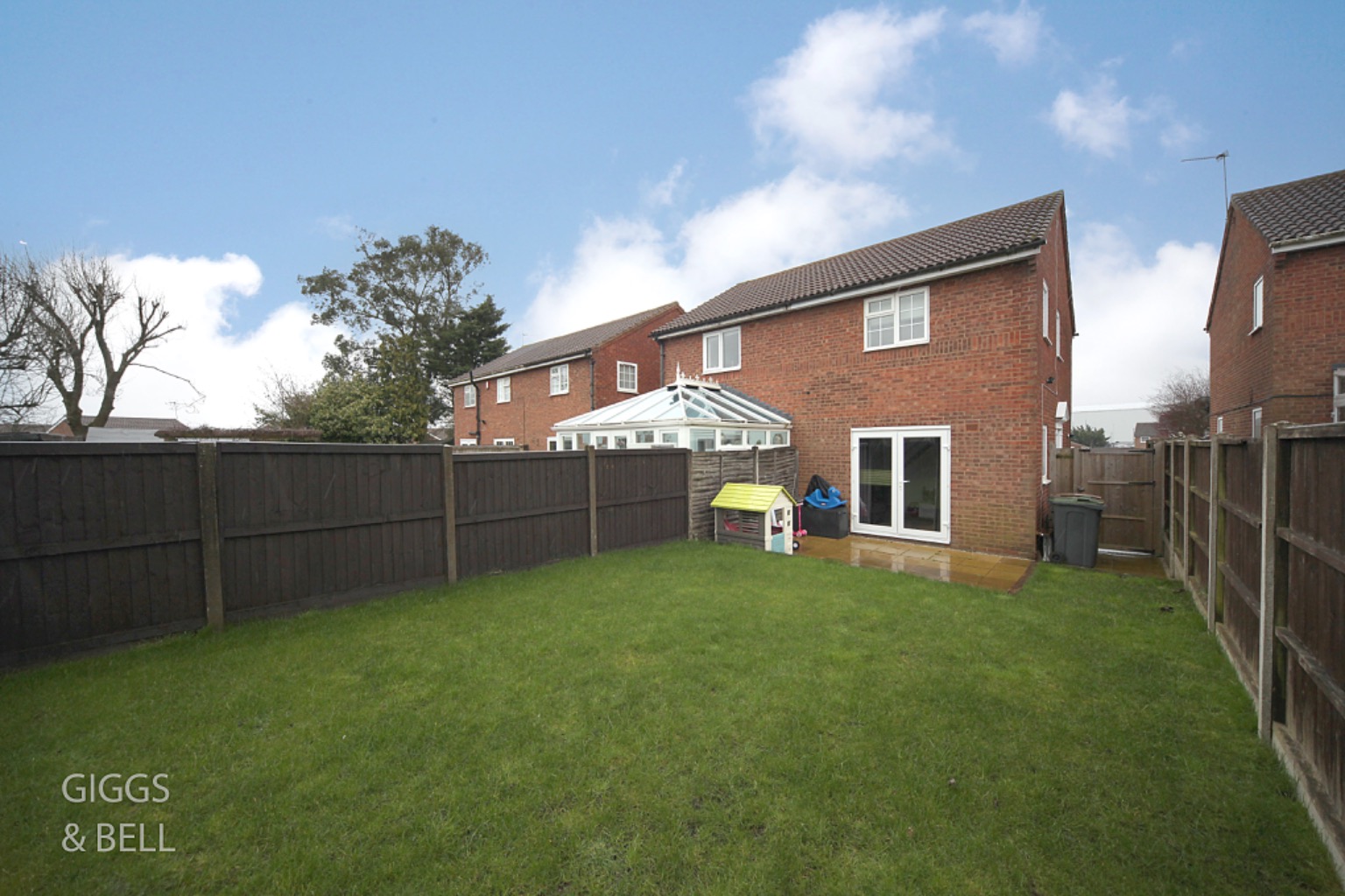 2 bed semi-detached house for sale in Barnston Close, Luton  - Property Image 15