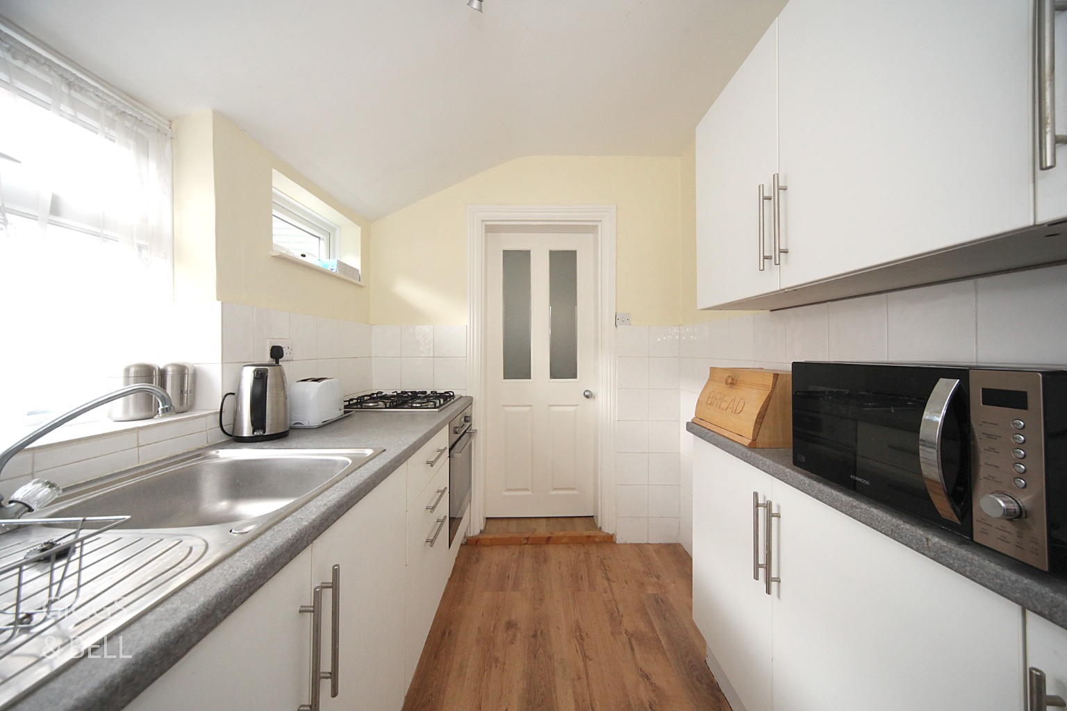 2 bed terraced house for sale in May Street, Luton 5