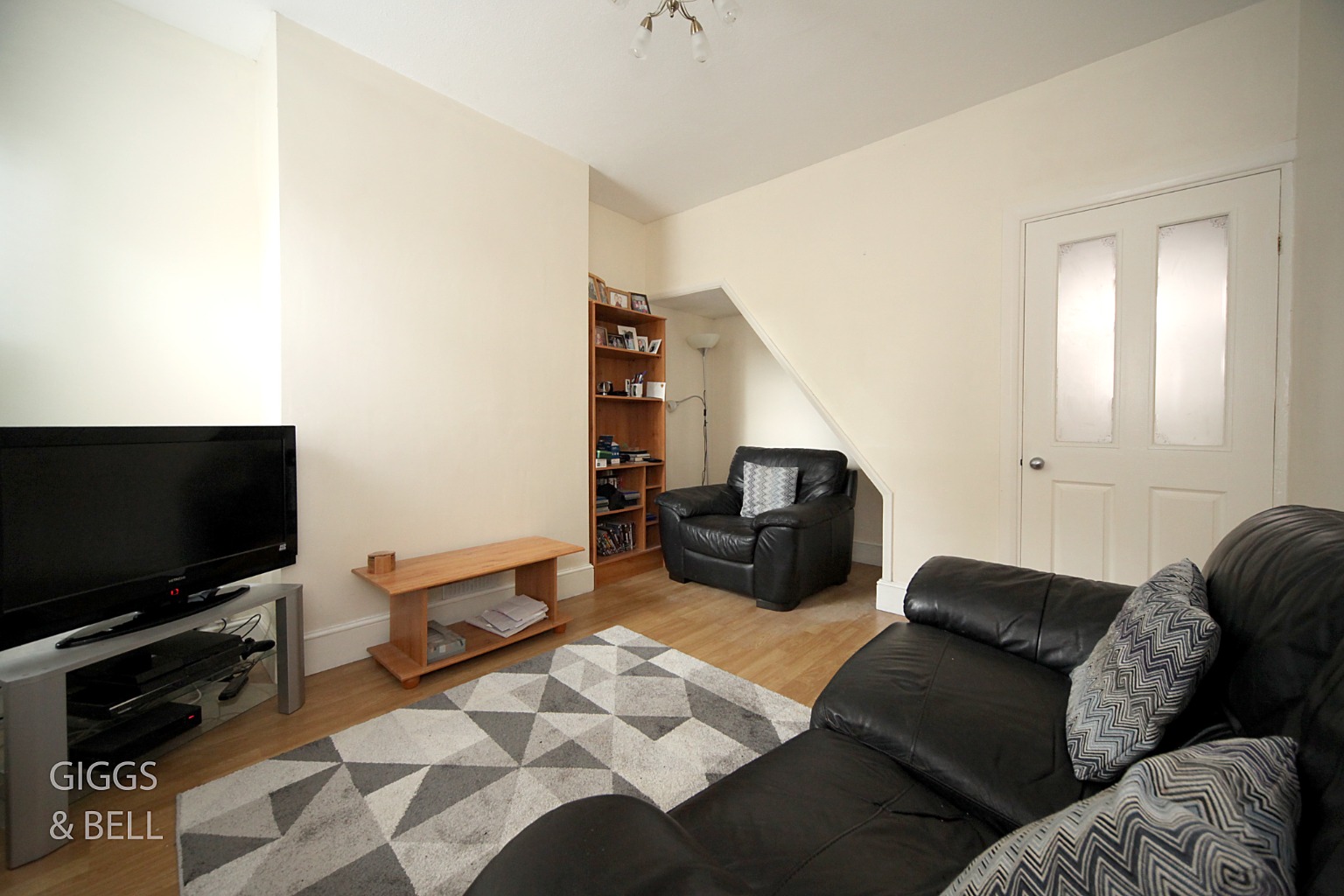 2 bed terraced house for sale in May Street, Luton 1