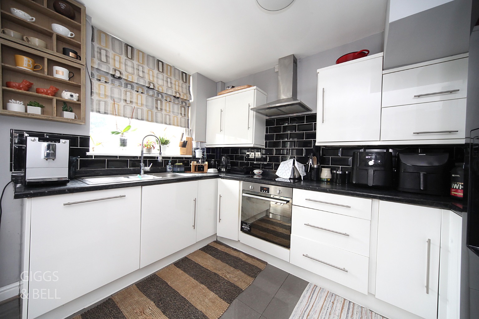 3 bed detached house for sale in Rose Wood Close, Luton  - Property Image 8