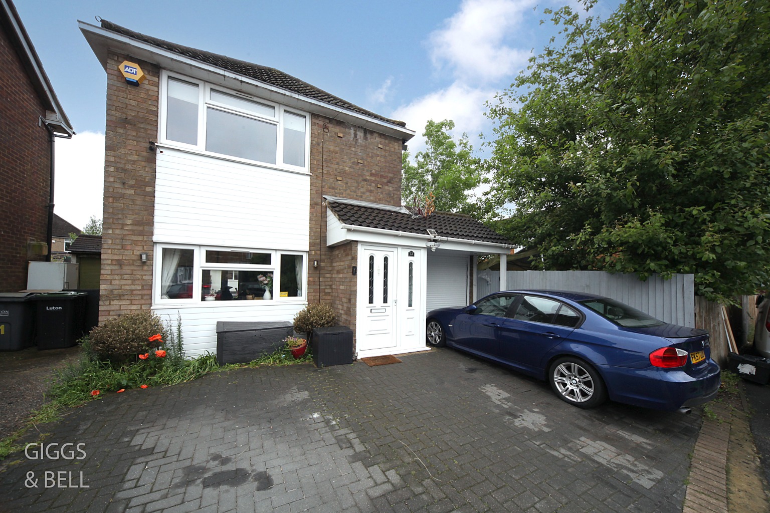 3 bed detached house for sale in Rose Wood Close, Luton 1