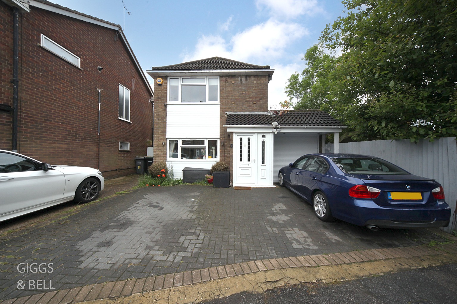 3 bed detached house for sale in Rose Wood Close, Luton, LU2 