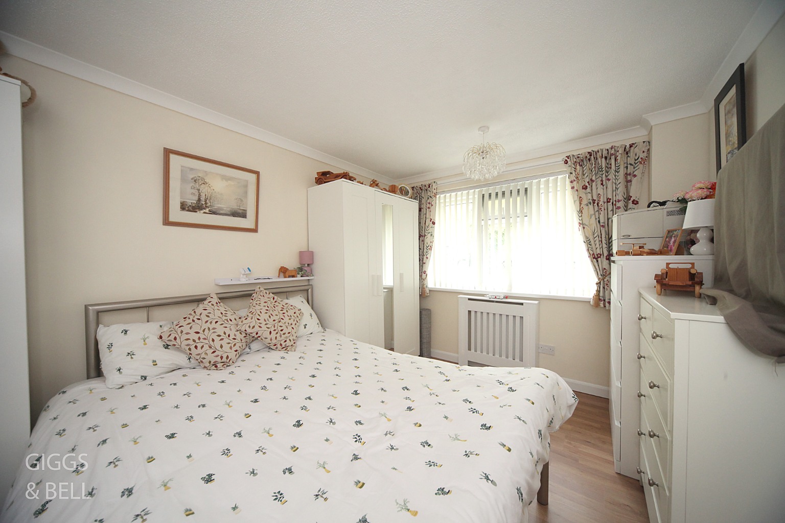 3 bed end of terrace house for sale in Devon Road, Luton 8