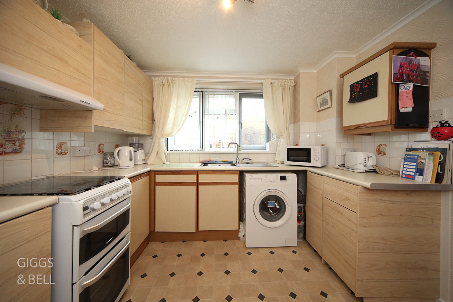 3 bed end of terrace house for sale in Devon Road, Luton 7