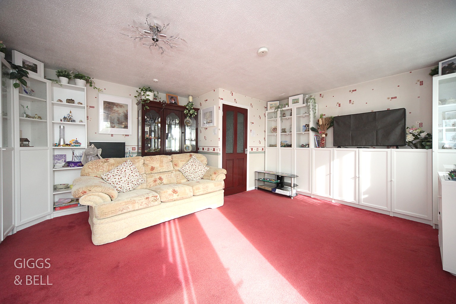 3 bed end of terrace house for sale in Devon Road, Luton 1