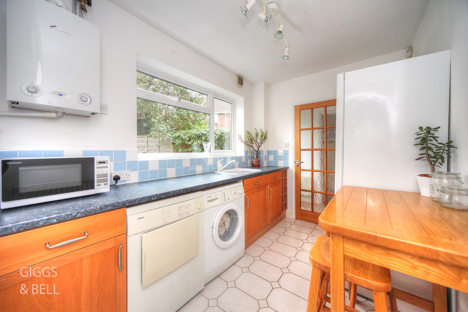 4 bed semi-detached house for sale in Torquay Drive, Luton  - Property Image 8