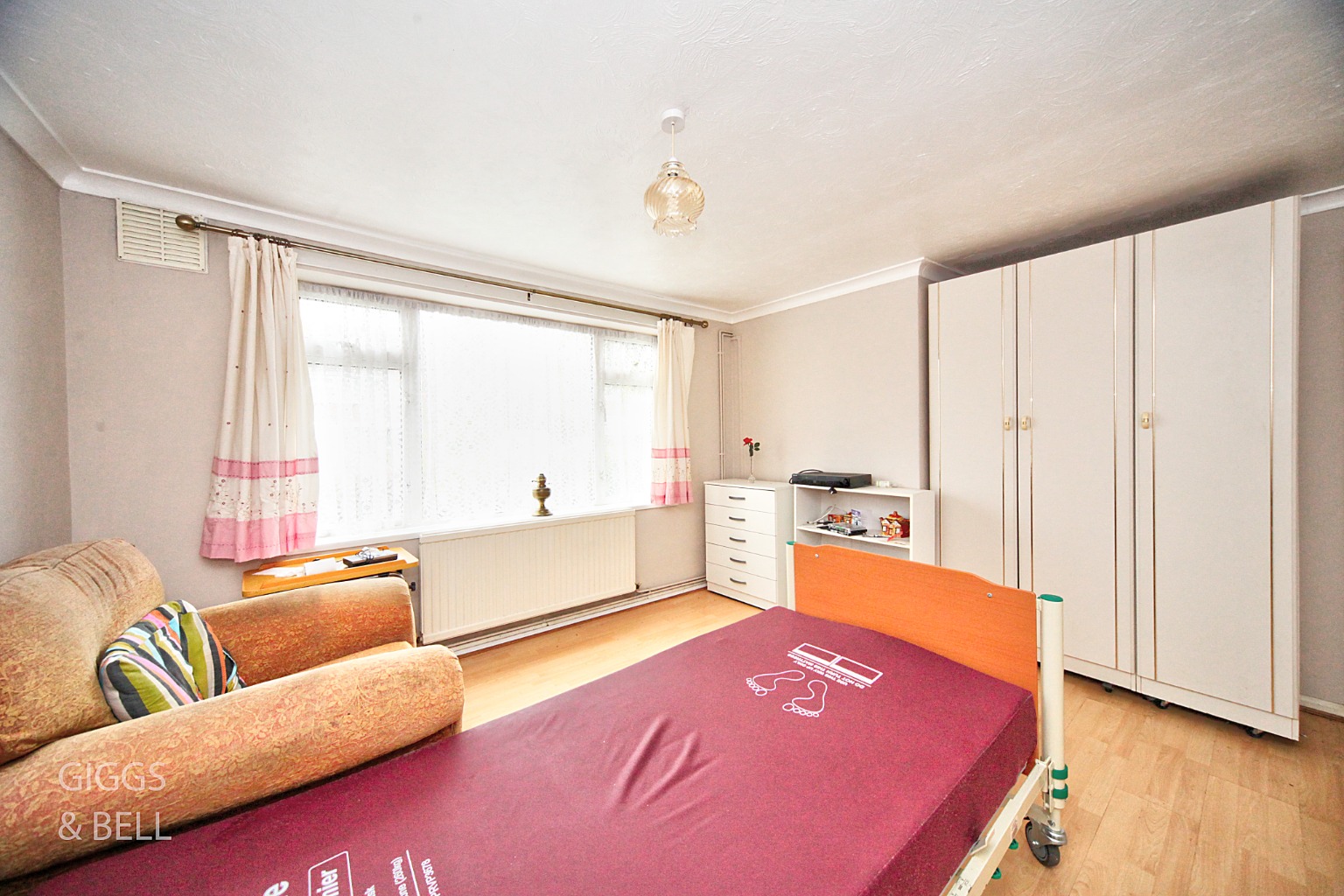 2 bed ground floor maisonette for sale in Hillary Close, Luton 7