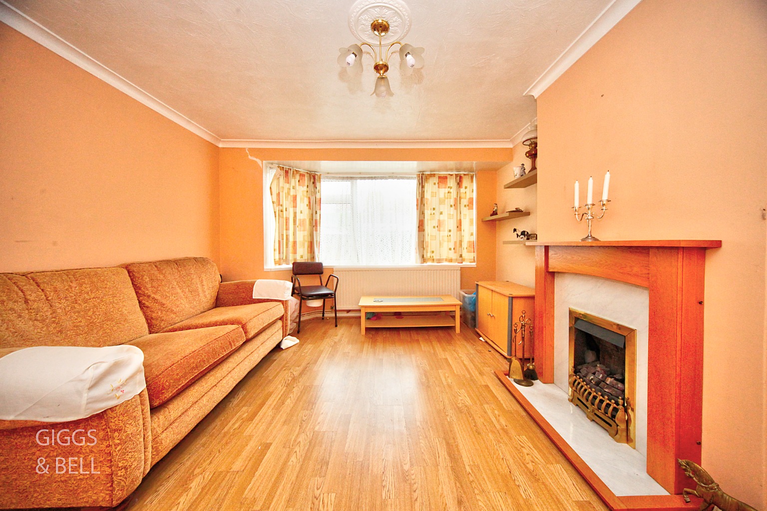 2 bed ground floor maisonette for sale in Hillary Close, Luton 3