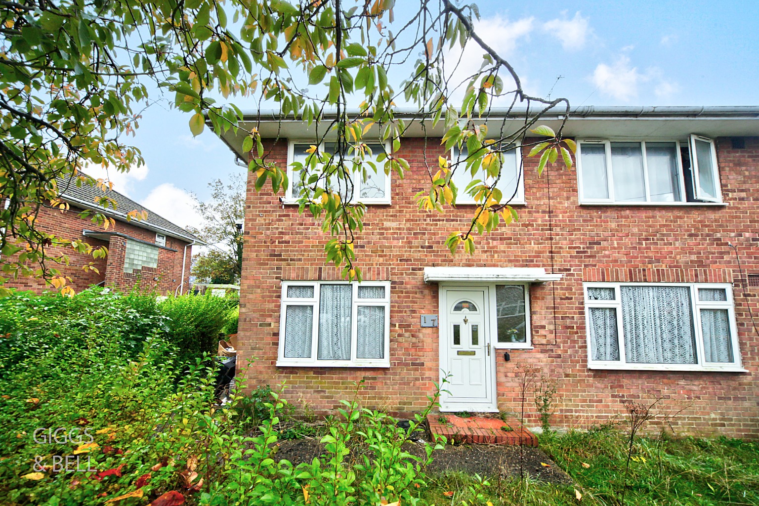 2 bed ground floor maisonette for sale in Hillary Close, Luton, LU3 