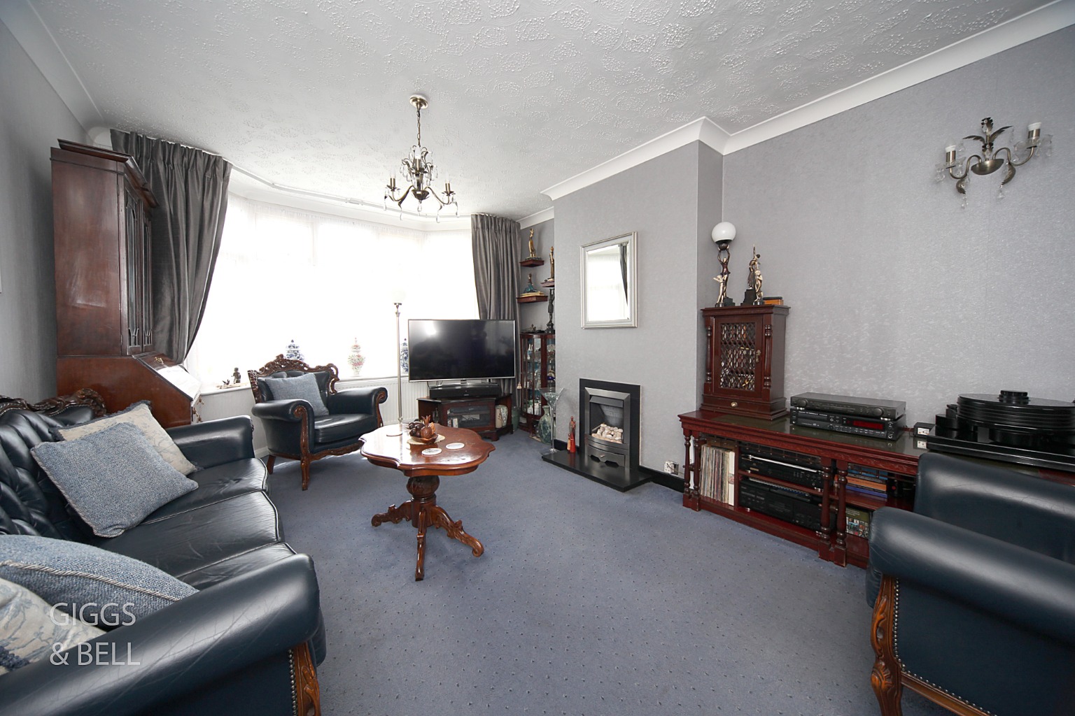 3 bed terraced house for sale in Milton Road, Luton 2