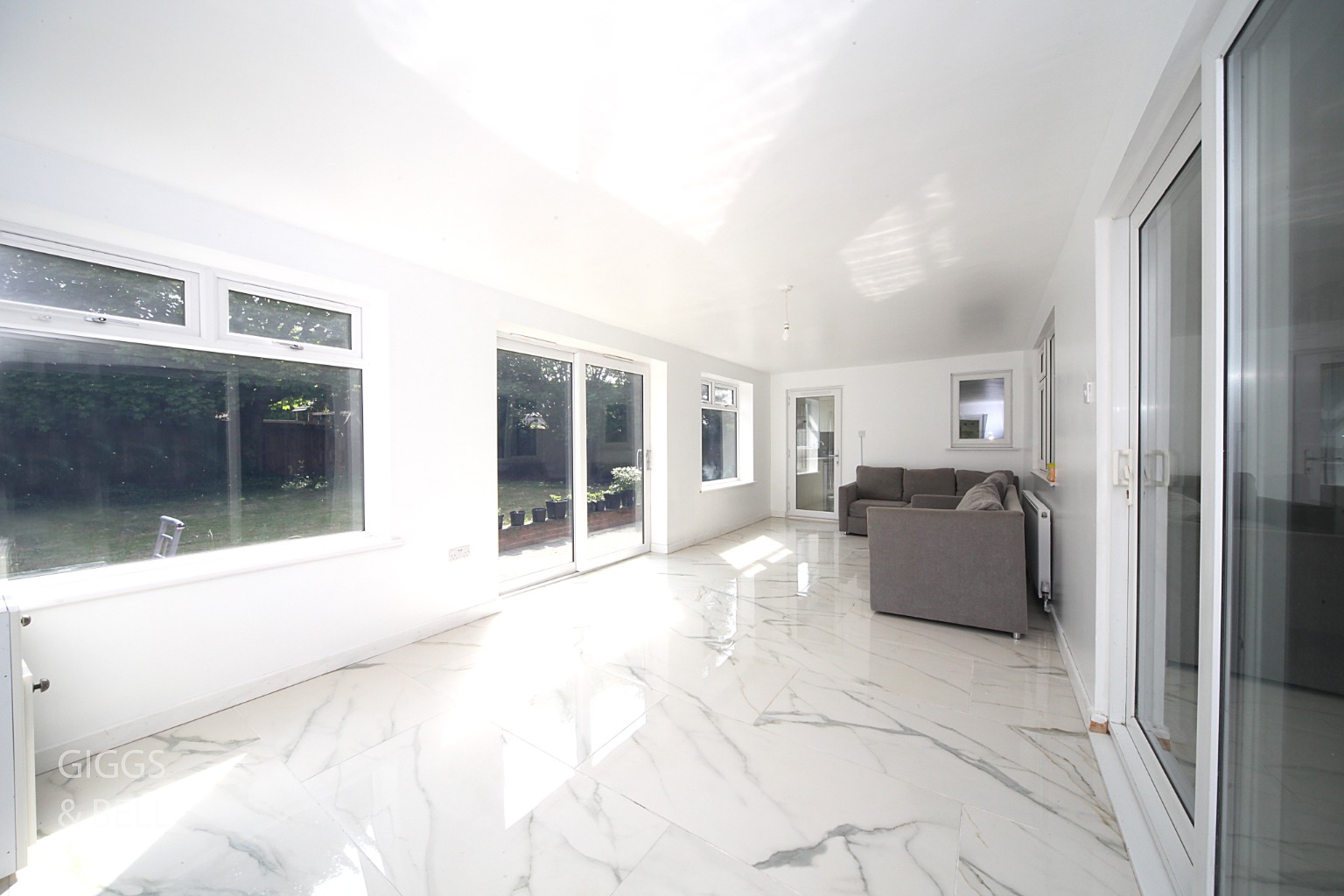 4 bed detached house for sale in Felstead Way, Luton  - Property Image 10