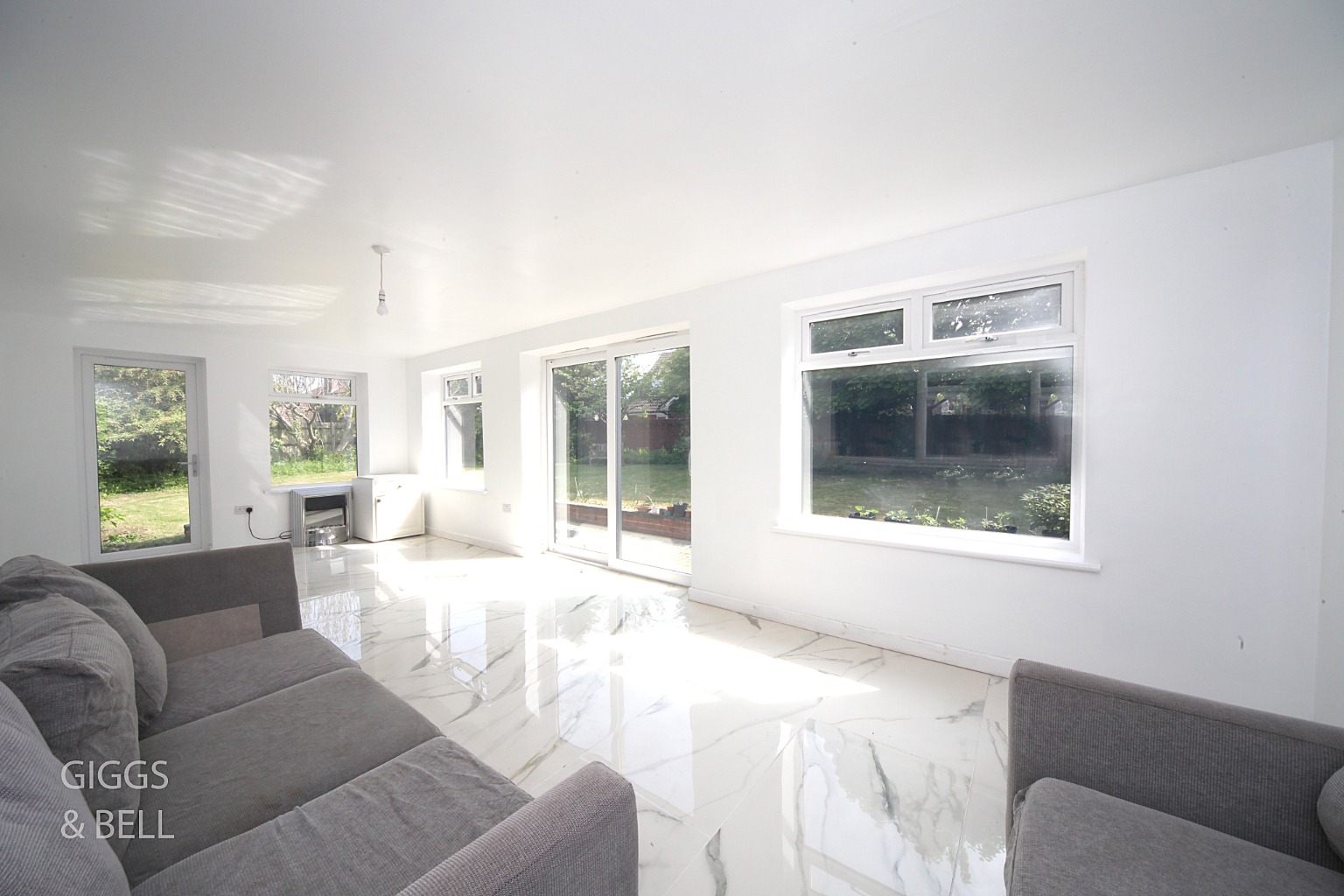 4 bed detached house for sale in Felstead Way, Luton  - Property Image 9