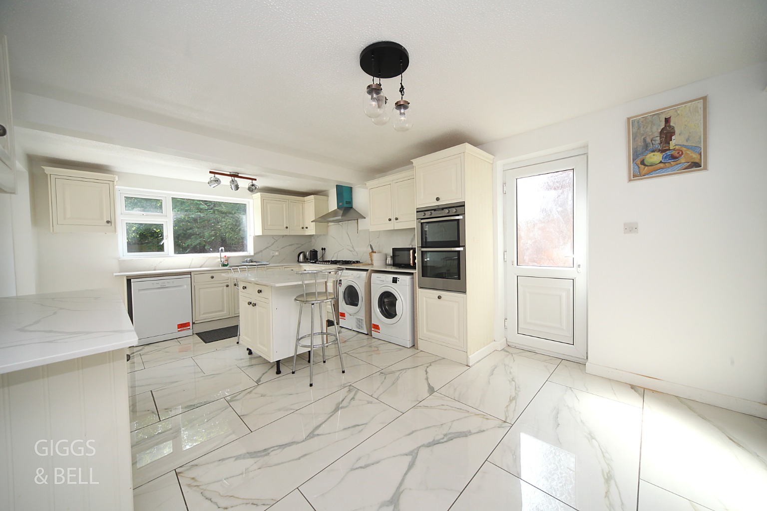 4 bed detached house for sale in Felstead Way, Luton  - Property Image 8
