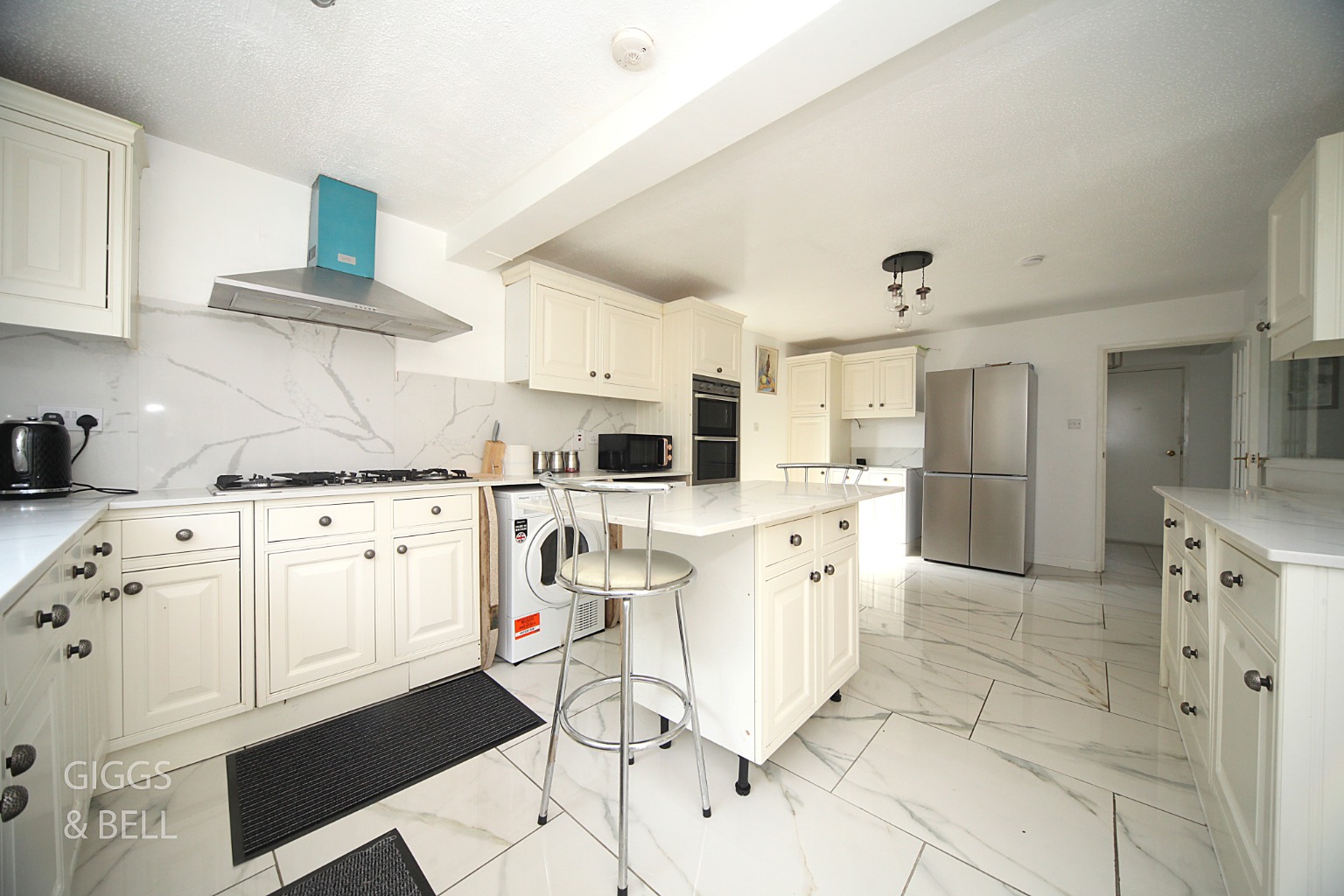 4 bed detached house for sale in Felstead Way, Luton  - Property Image 7