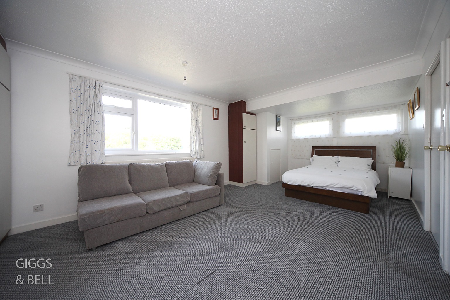 4 bed detached house for sale in Felstead Way, Luton  - Property Image 11