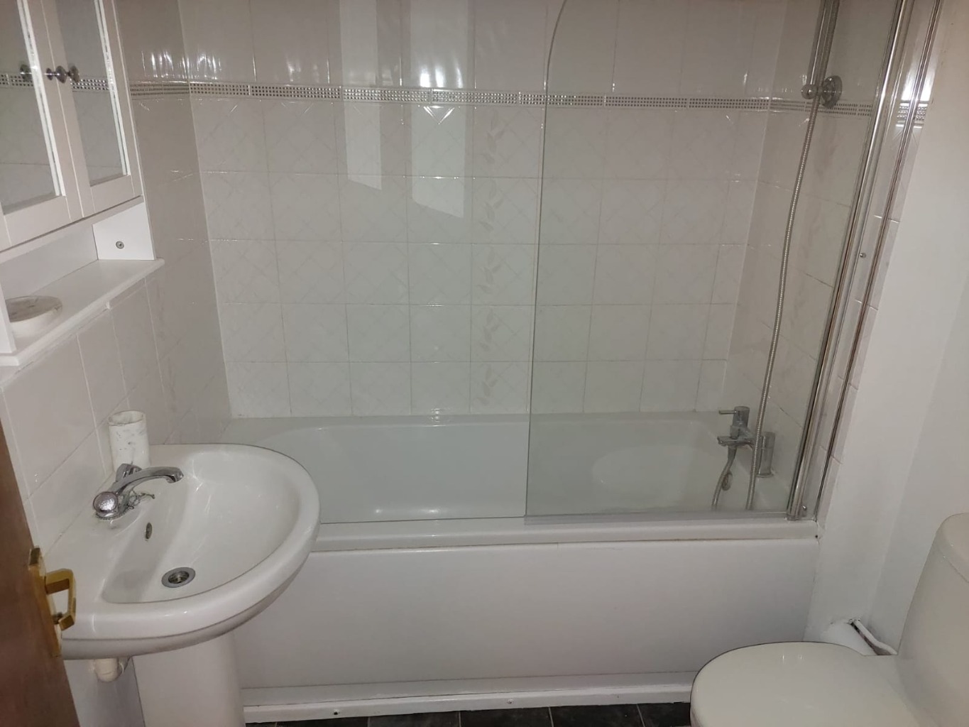 1 bed studio flat for sale in Rodeheath, Luton 6