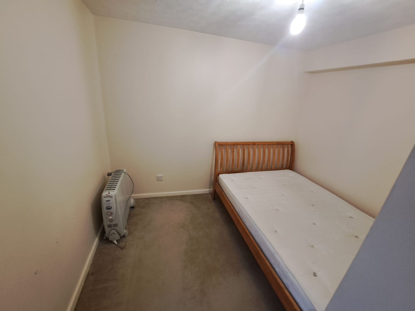 1 bed studio flat for sale in Rodeheath, Luton 5