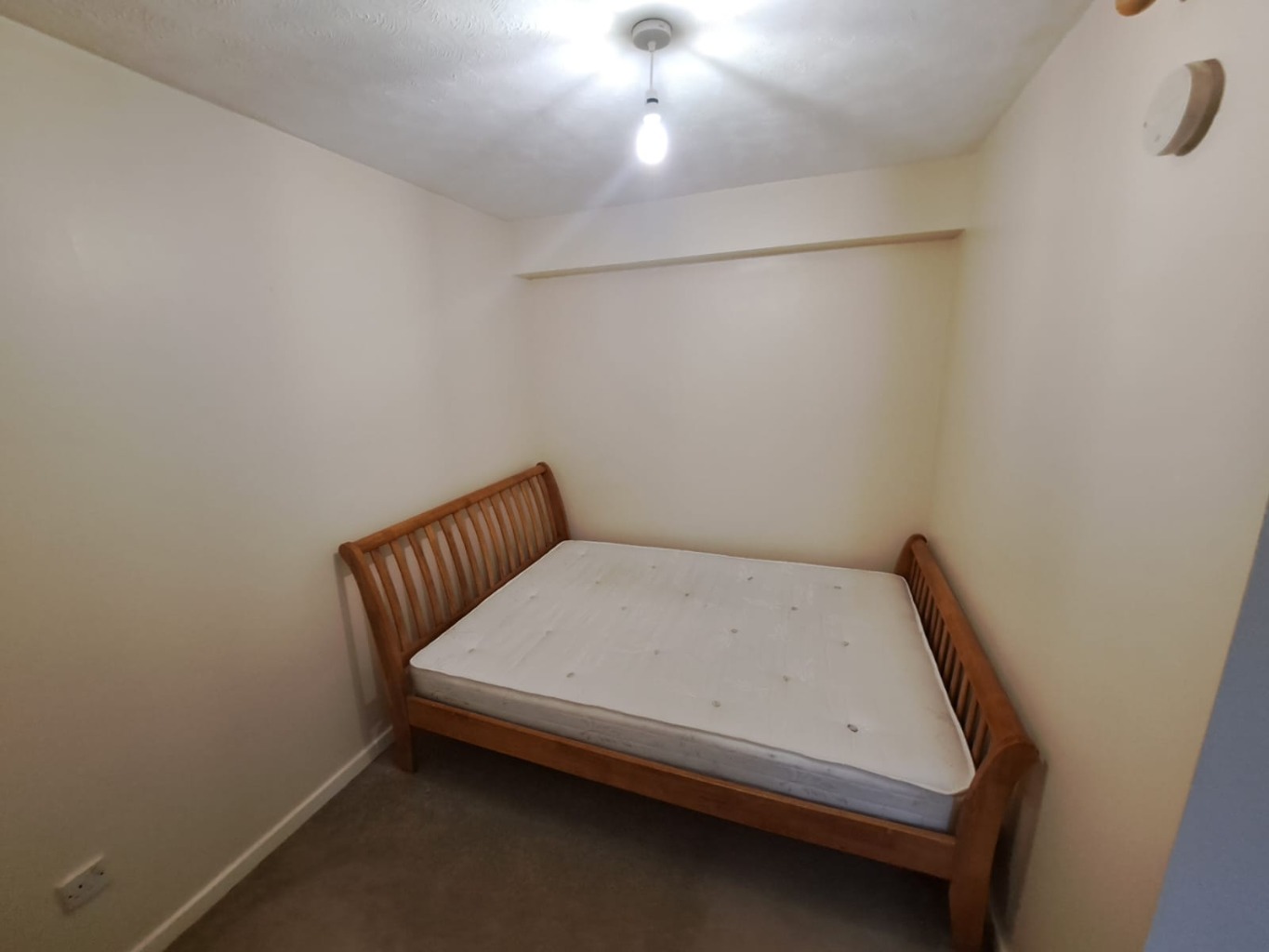 1 bed studio flat for sale in Rodeheath, Luton 4