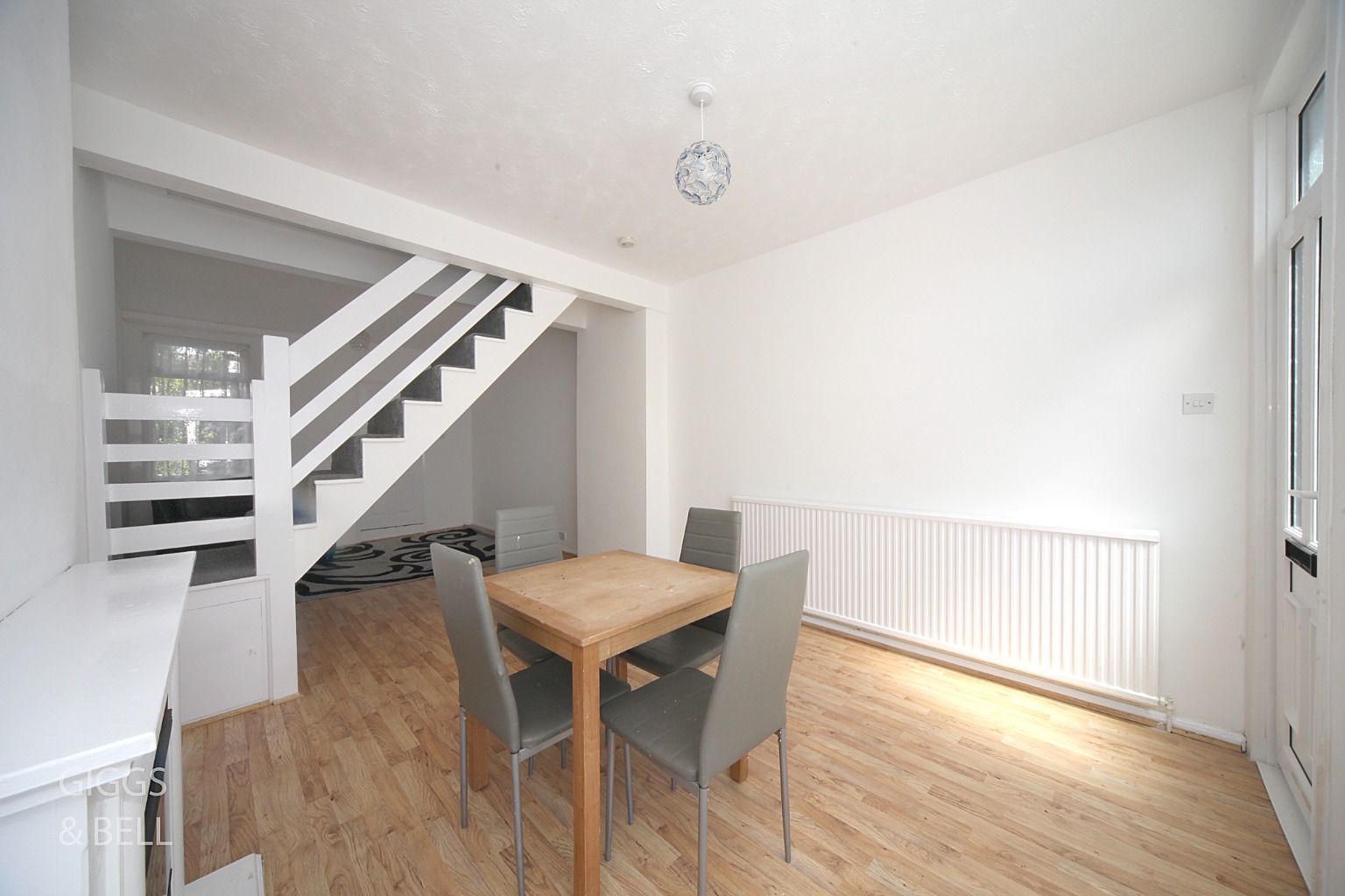 3 bed terraced house for sale in Richmond Hill, Luton 3