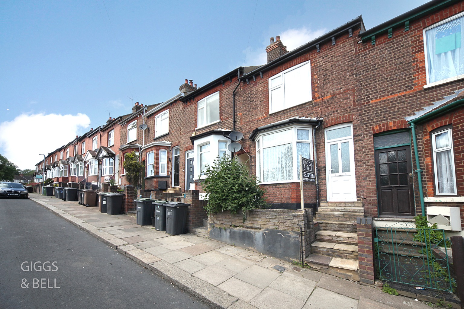 3 bed terraced house for sale in Richmond Hill, Luton, LU2 