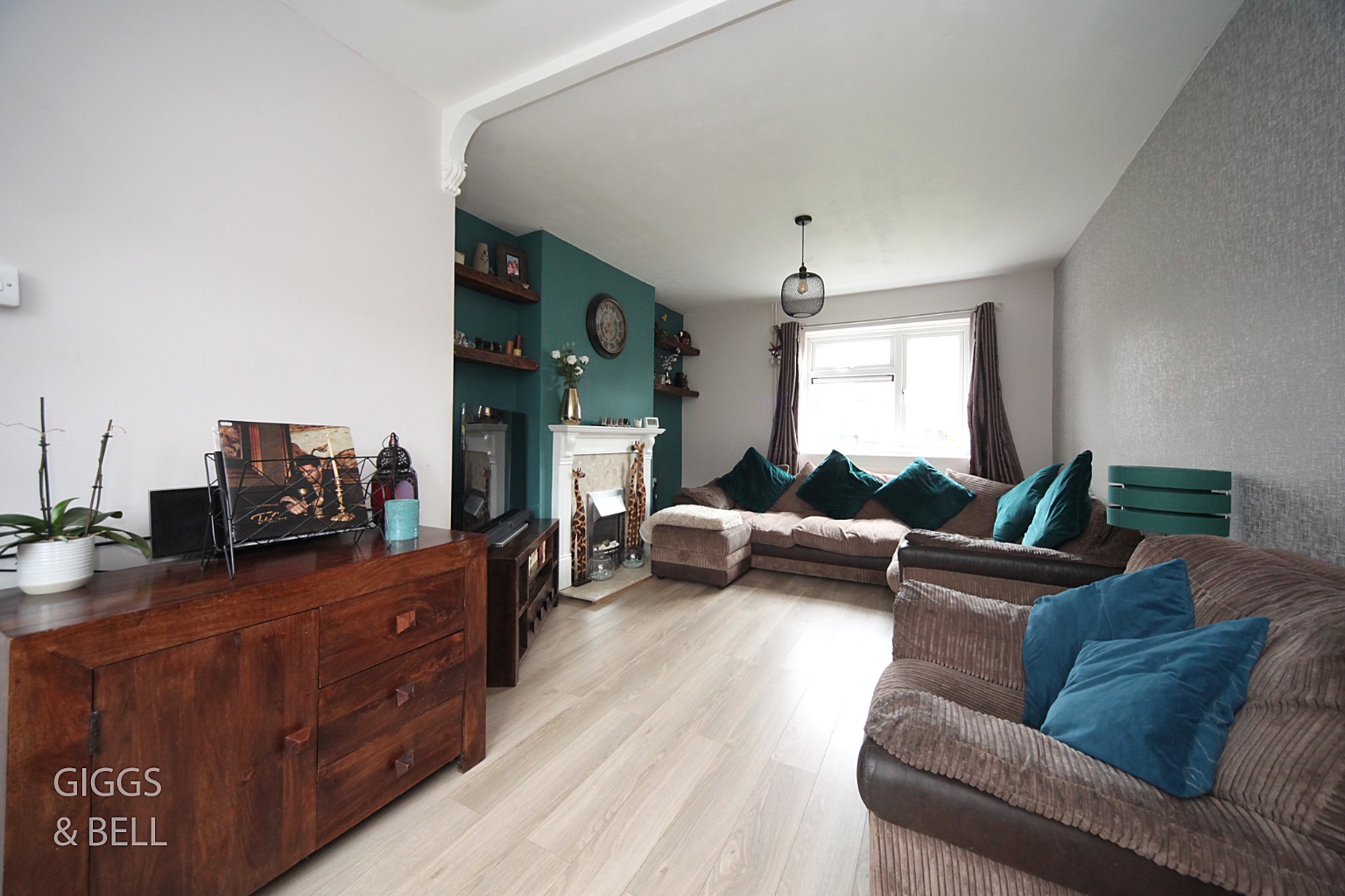 3 bed semi-detached house for sale in Wodecroft Road, Luton  - Property Image 2