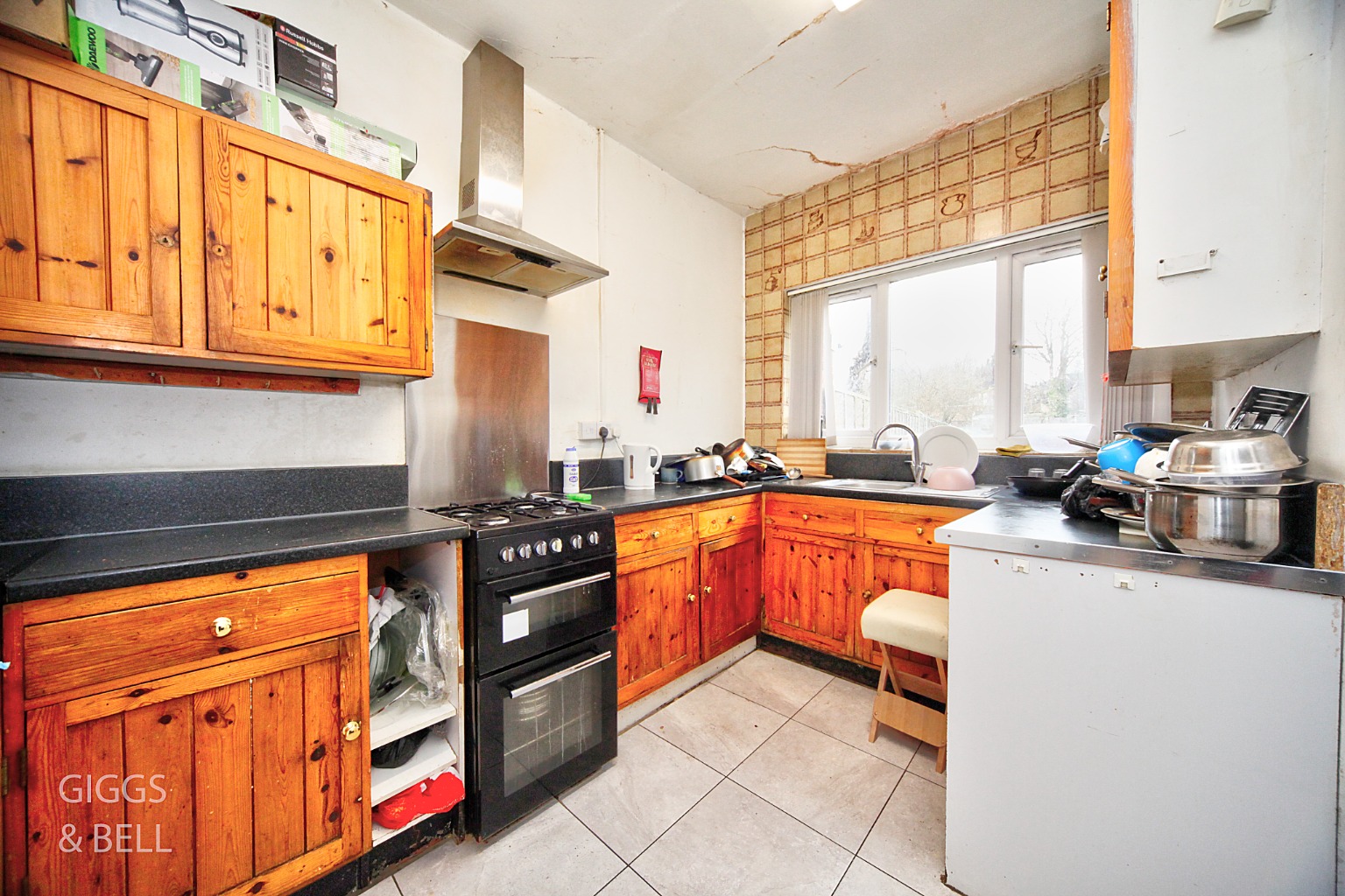 6 bed semi-detached house for sale in New Bedford Road, Luton  - Property Image 3