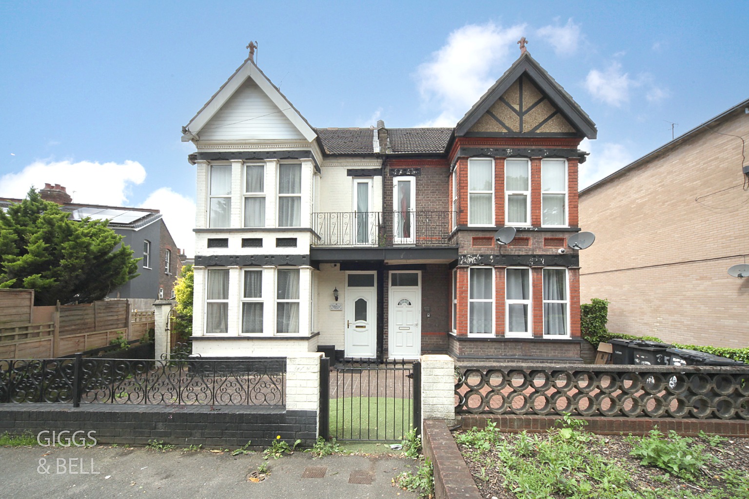 6 bed semi-detached house for sale in New Bedford Road, Luton  - Property Image 1