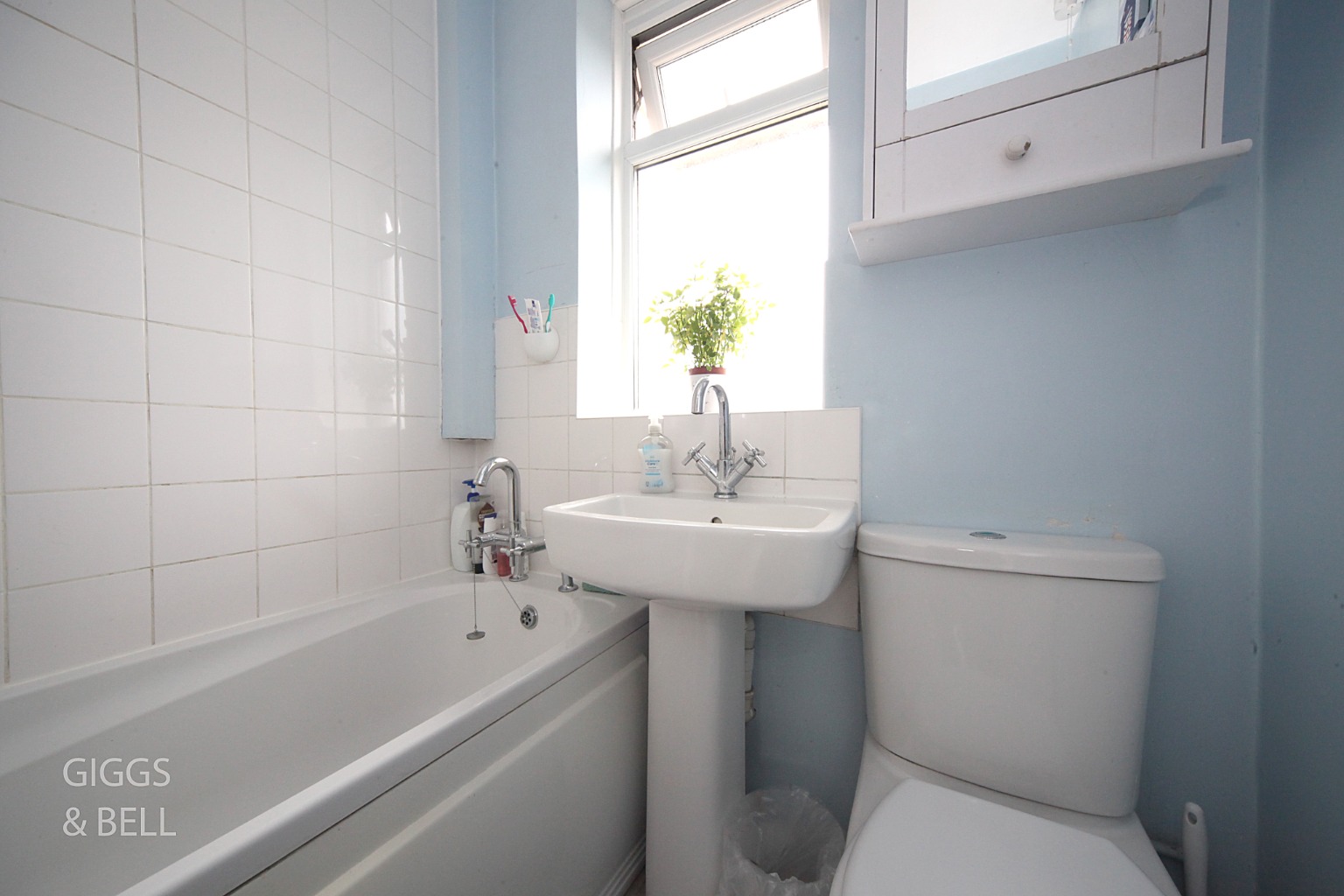 2 bed terraced house for sale in Chesford Road, Luton 9