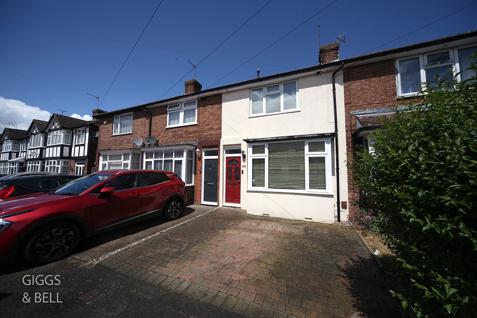 2 bed terraced house for sale in Chesford Road, Luton, LU2 