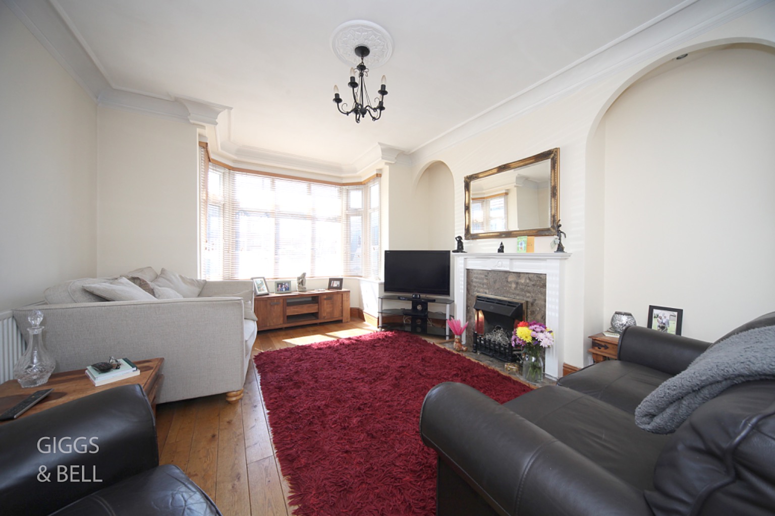 4 bed semi-detached house for sale in Ashcroft Road, Luton  - Property Image 2