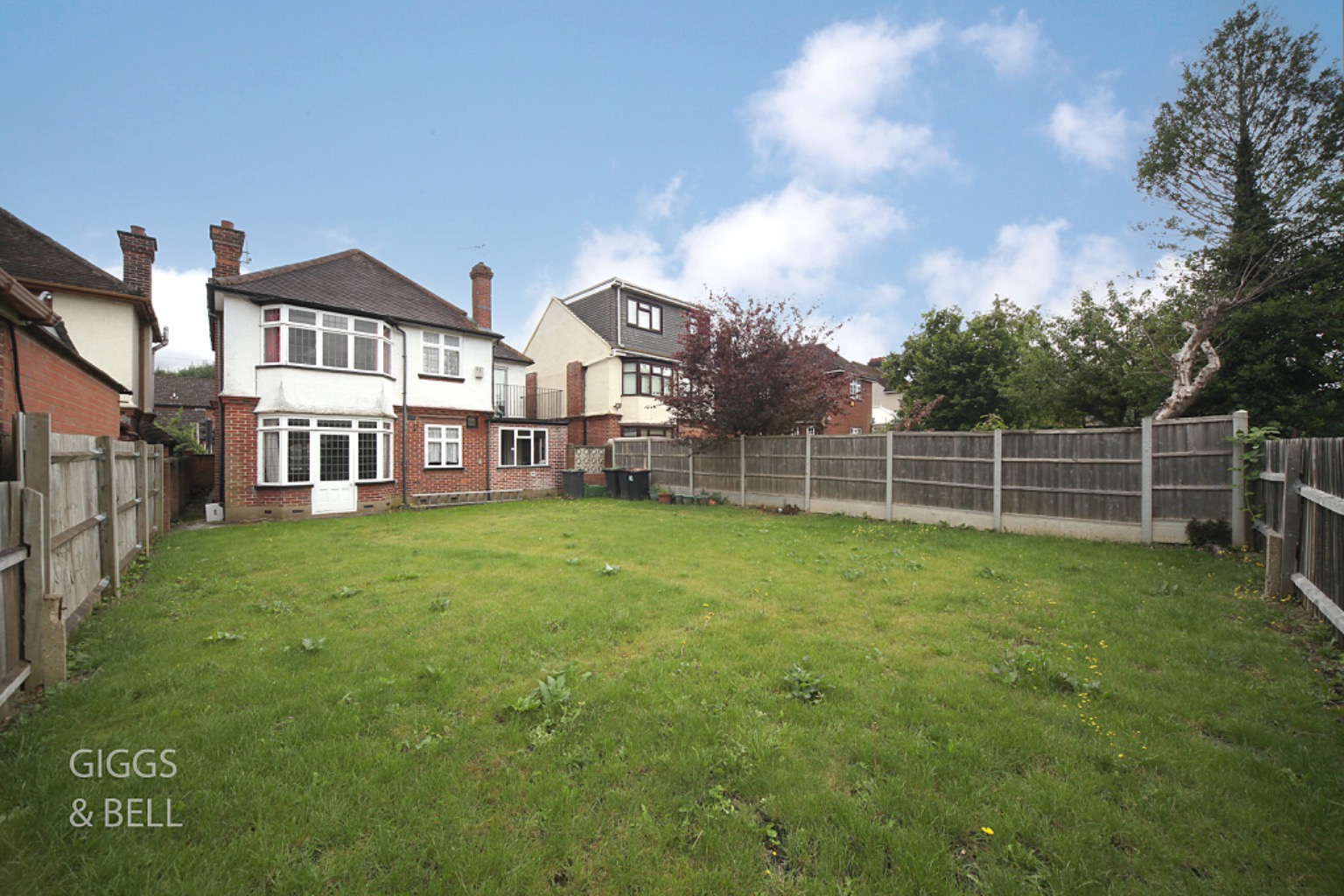 4 bed detached house for sale in Montrose Avenue, Luton  - Property Image 2