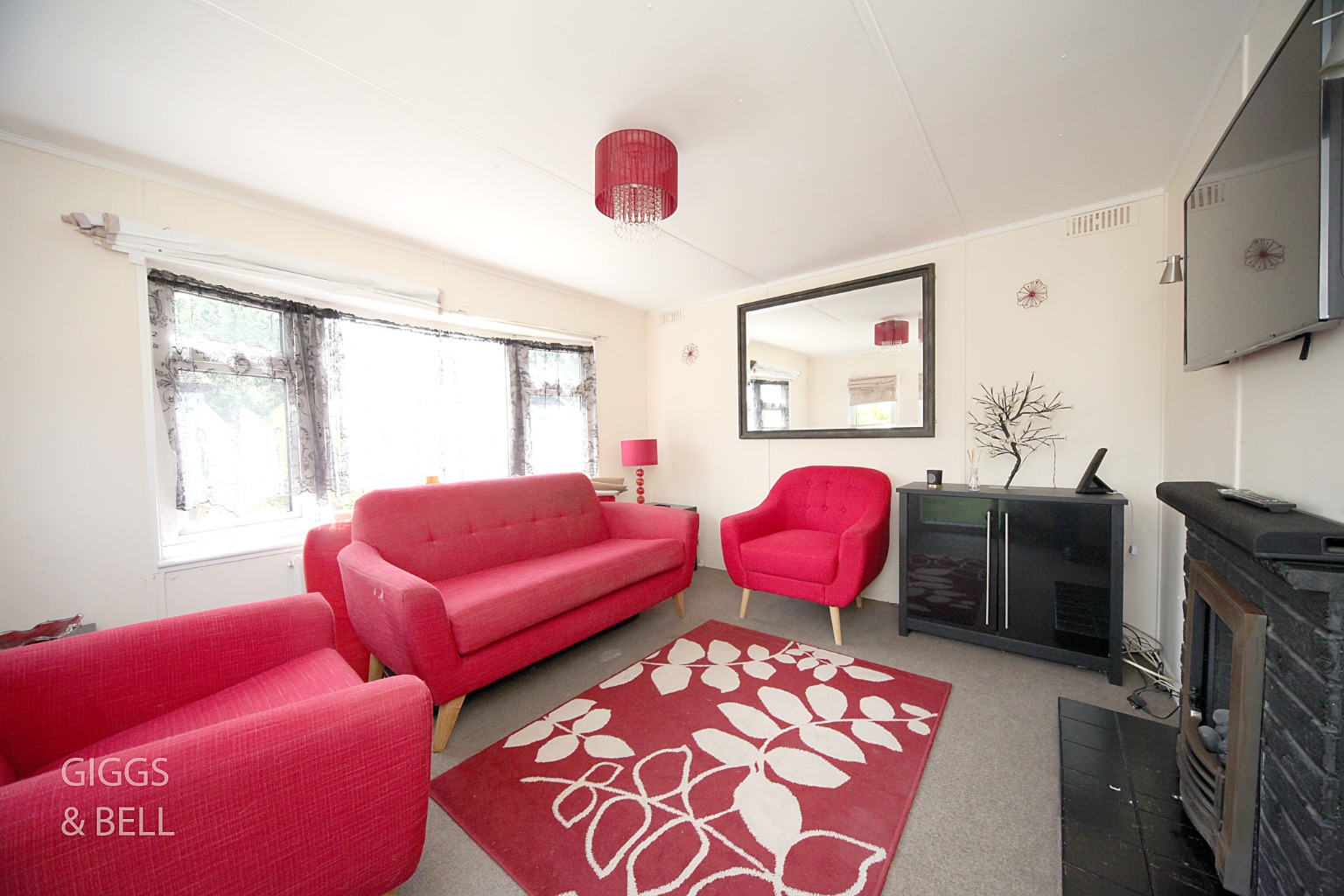 1 bed park home for sale in The Grove, Luton 2