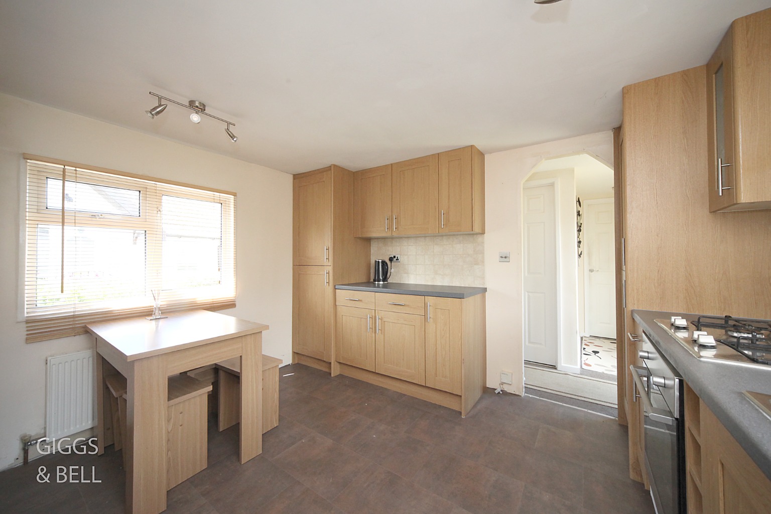 1 bed park home for sale in The Grove, Luton 6