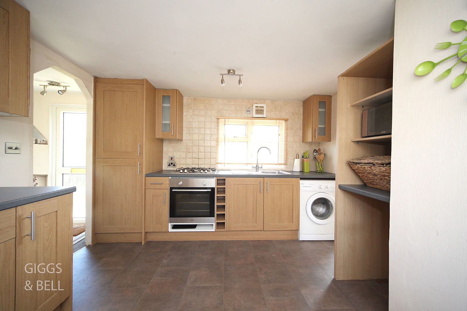 1 bed park home for sale in The Grove, Luton 8