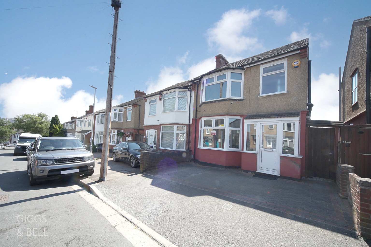 3 bed semi-detached house for sale in Alton Road, Luton  - Property Image 2