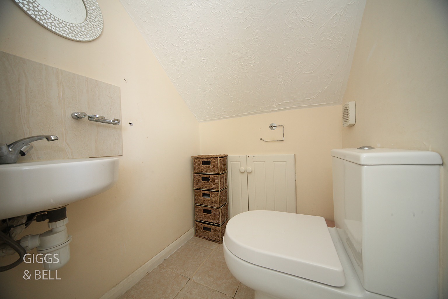 2 bed semi-detached house for sale in Gooseberry Hill, Bedfordshire  - Property Image 14